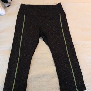 Capri athletic leggings
